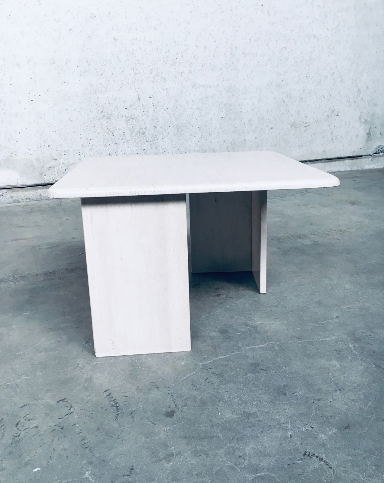 photo buy Postmodern Design Granieten Vierkante Bijzettafel Italië Jaren 1970