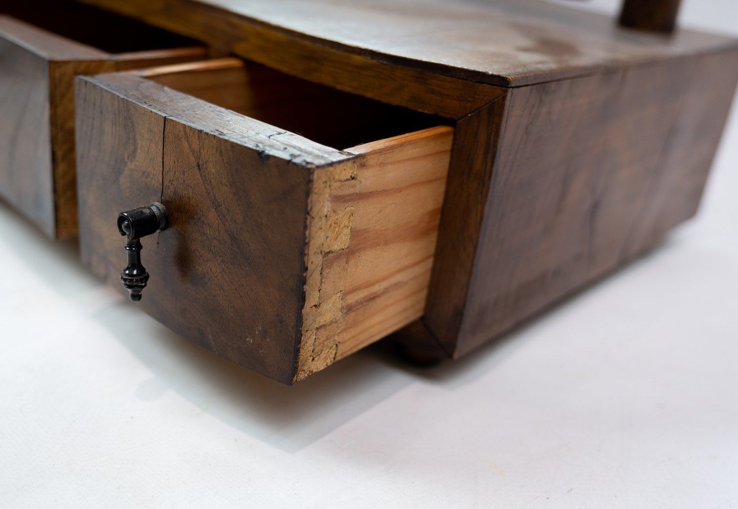 Make Up Furniture With Mahogany Mirror From The 1840s. photo Home Decor