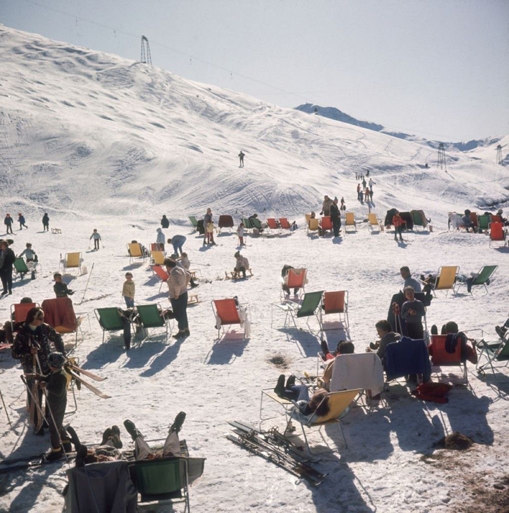 Slim Aarons 'Skiers At Verbier' 1964 C Type Print Framed In Black photo furniture