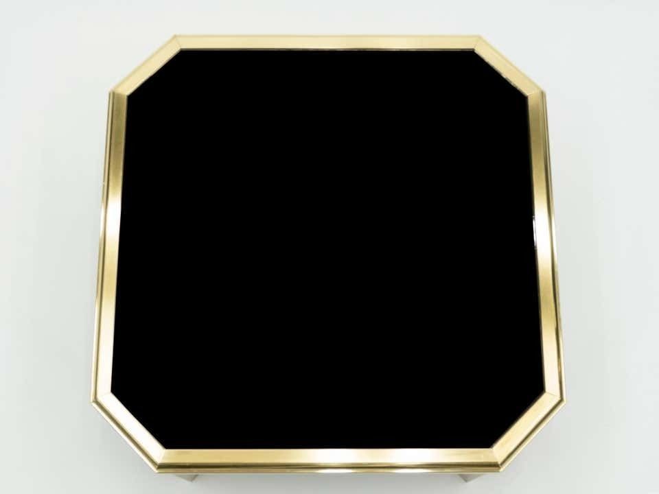 Table d'appoint mid-century modern en laiton et opaline noire, par Maison Jansen, années 1970 photo Mobilier