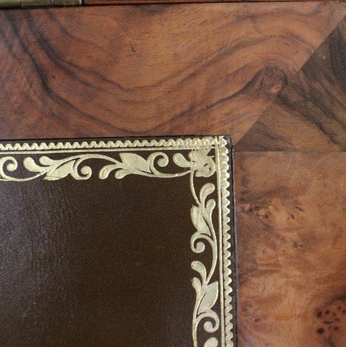photo furniture Davenport Desk In Walnut, Origin England Mid 19th Century