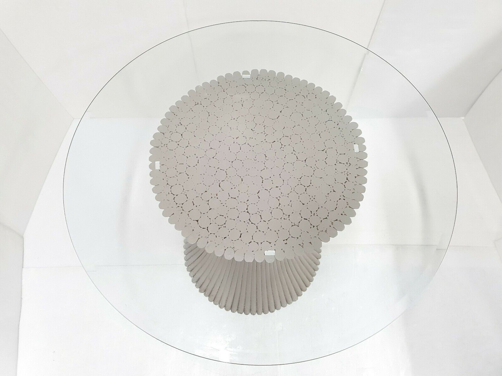 photo vinterior Vintage Ronde Eettafel, Ca. Jaren 1960 – Tarwestengelmotief In Bamboe, Voor Mcguire
