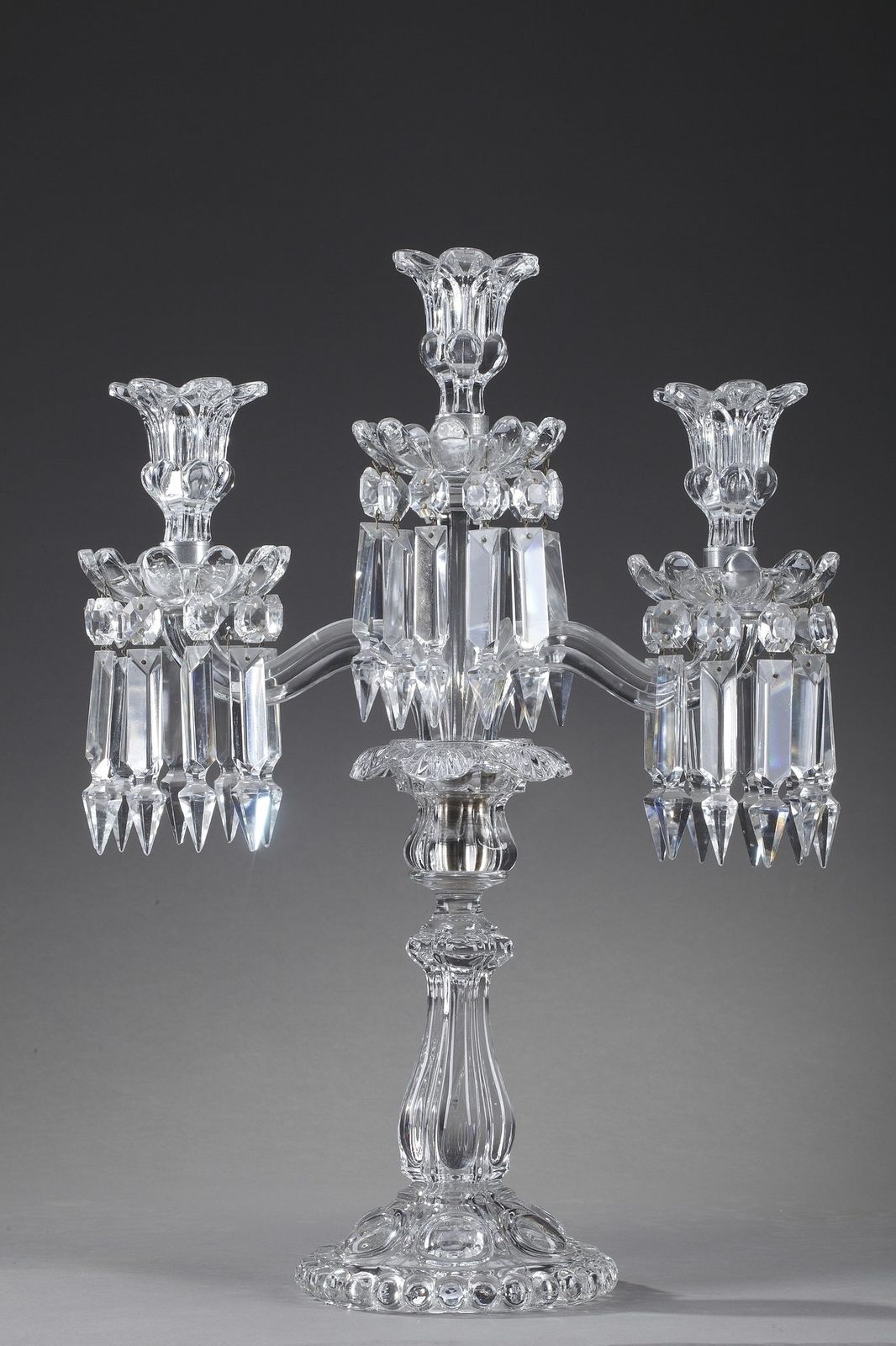 Paar kristallen kandelaars van Baccarat photo Woonaccessoires