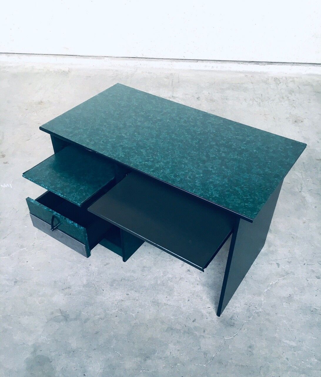 Memphis Style Small Computer Desk By Gautier, France 1985 photo buy