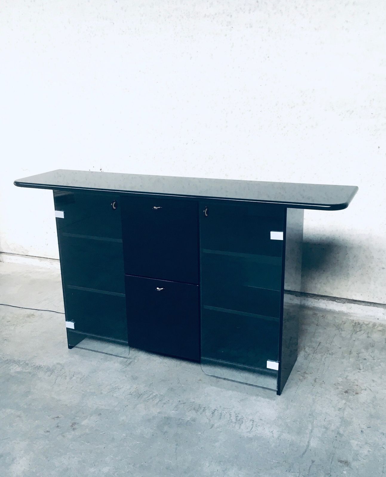Postmodern Design Highboard Barkast Van Luigi Saccardo Voor Gasparello, Italië, Jaren 1980