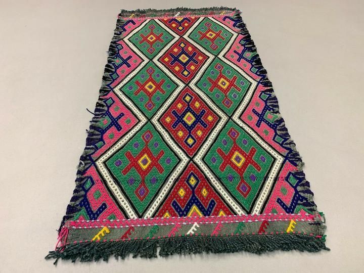 Vintage Turkish Mini Kilim 83x42 Cm Shabby Wool Small Kelim Rug Pink Red Green photo for sale