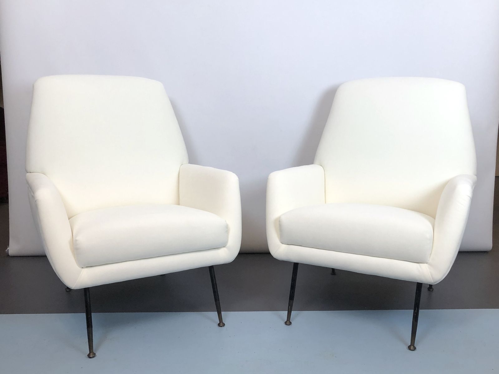 Mid Century Italian Warm White Velvet Armchairs From 50s. Set Of Two photo 1955.46