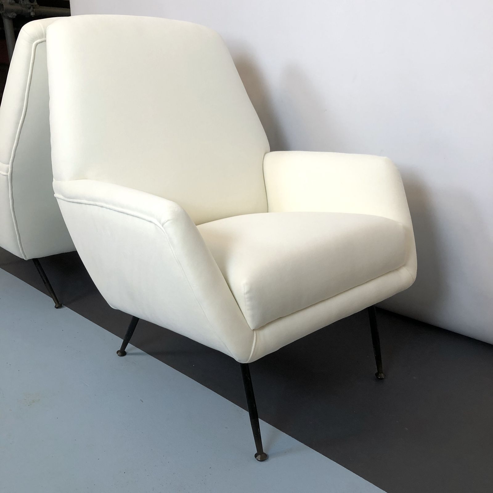 photo buy Mid Century Italian Warm White Velvet Armchairs From 50s. Set Of Two