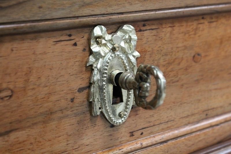 5356.0 Walnut Chest Of Drawers, Louis XVI Period   2nd Part 18th Century photo