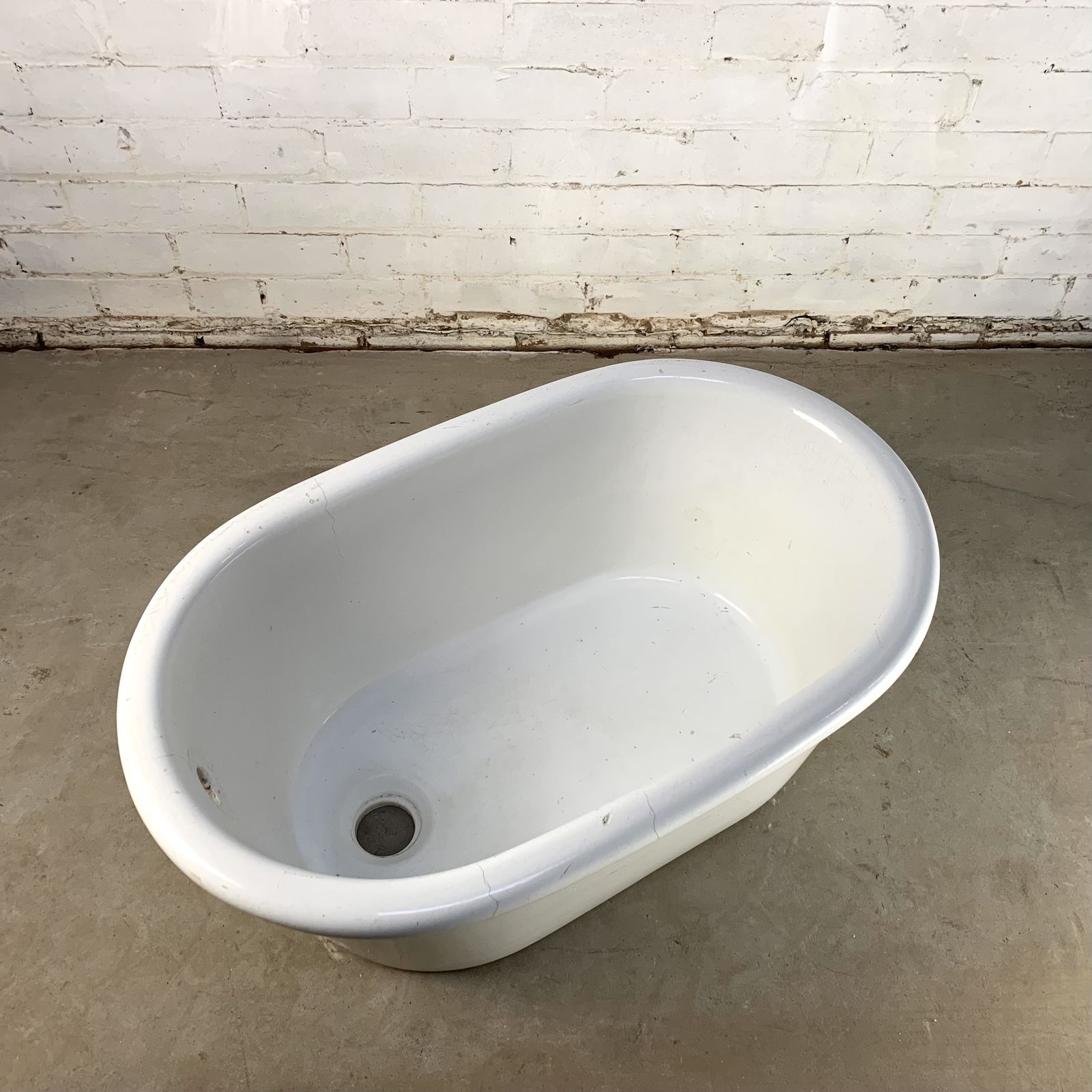 Victorian Ceramic Baby Bath photo 420.0
