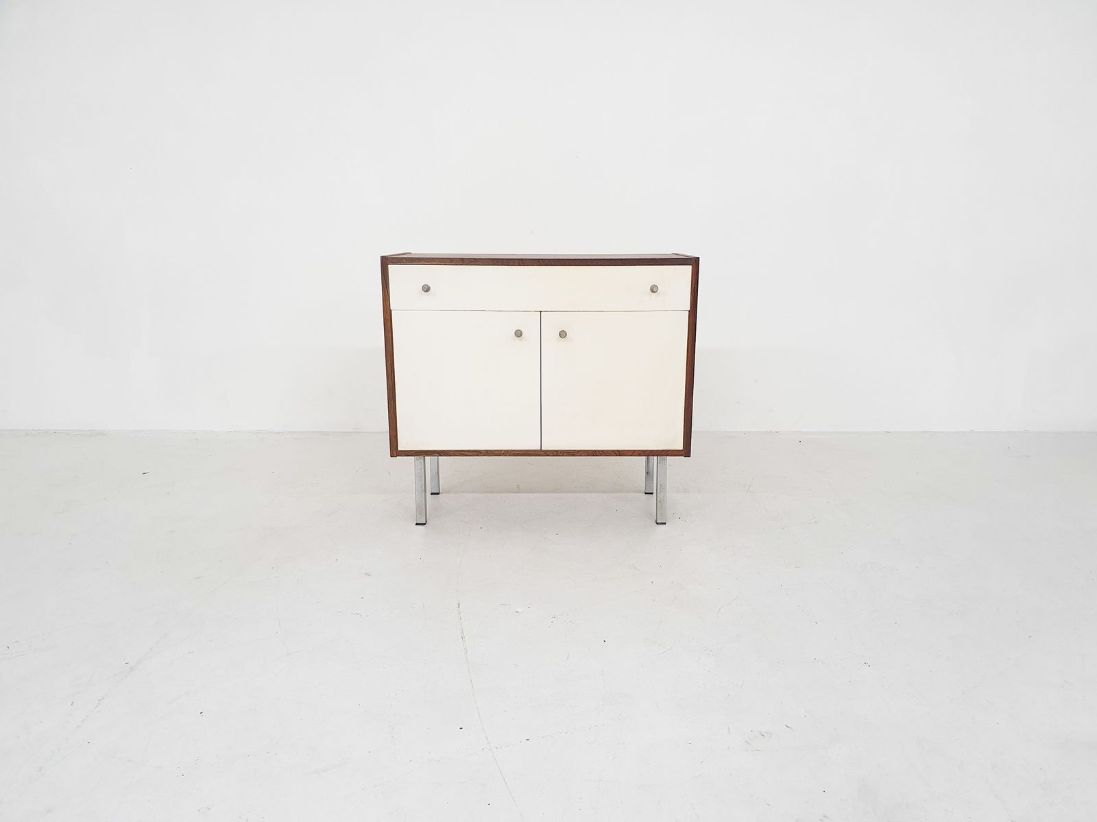 Klein Mid Century Kastje, Nederland, Jaren 1970