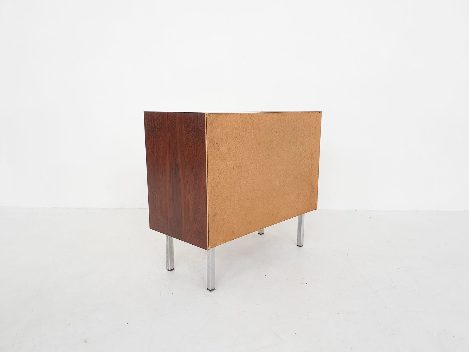 Klein Mid Century Kastje, Nederland, Jaren 1970 photo 549.12