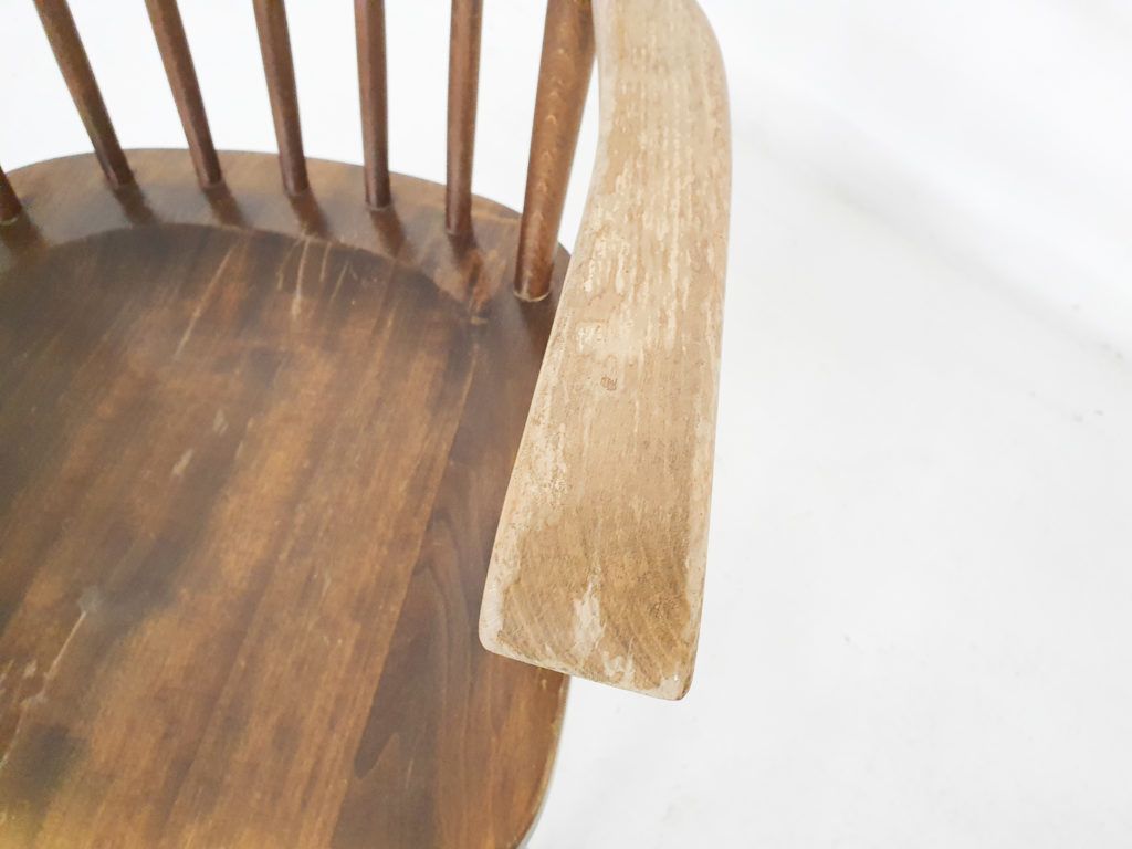 photo furniture Scandinavisch Moderne Fauteuils Met Spijlenrugleuning, Ca. Jaren 1960