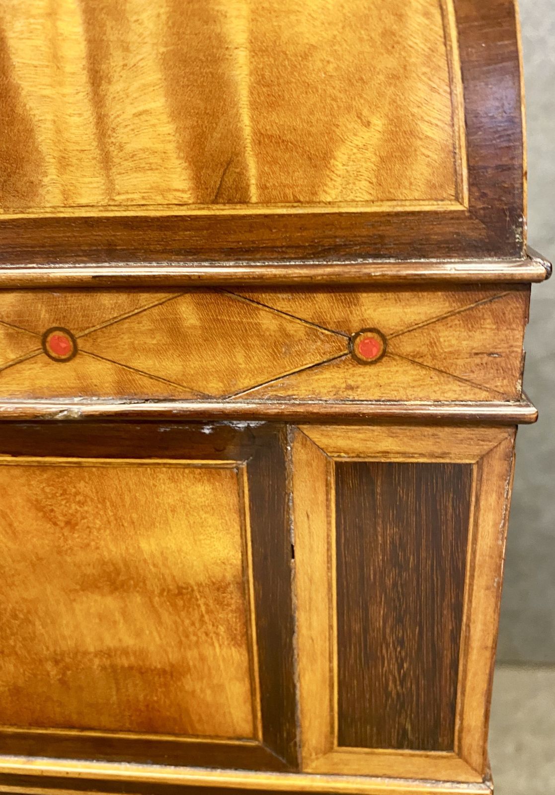 photo vinterior Fine George III Satinwood Ladies Desk