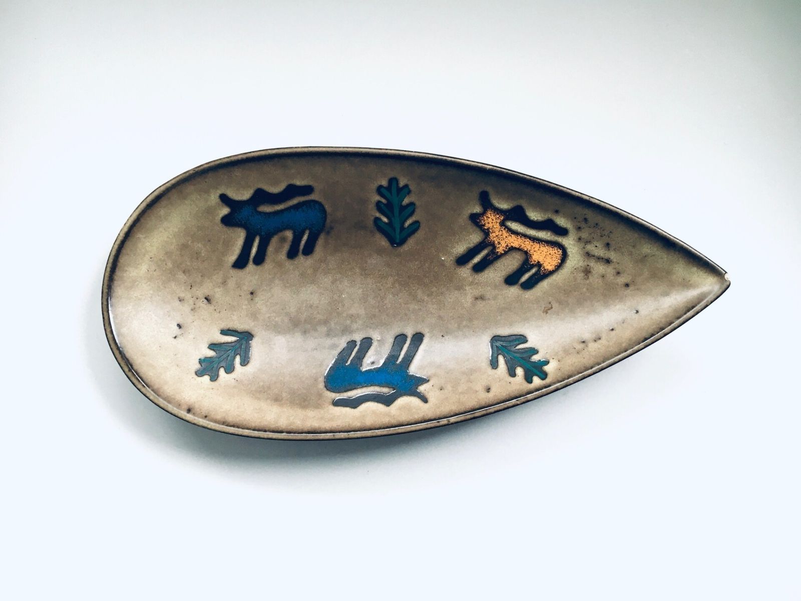 Mid Century Modern Kunstaardewerk "Deer" Schaal, West Duitsland Ca. Jaren 1960 photo furniture