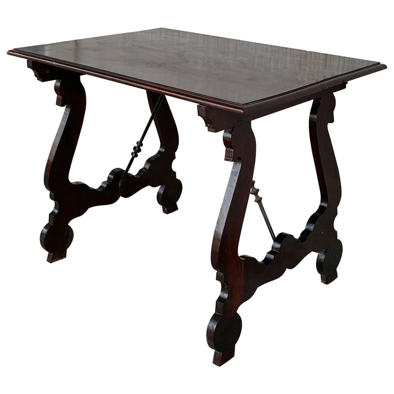 Table de réfectoire espagnole du XVIIIe siècle, pieds en lyre et entretoise en fer
