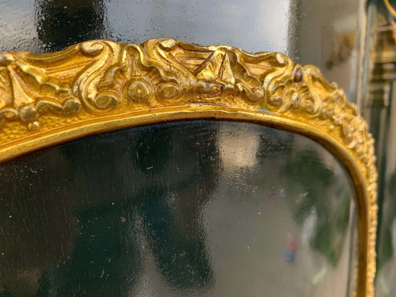 photo for sale Cabinet français en placage de pierre et montures en ormolu, XIXe siècle