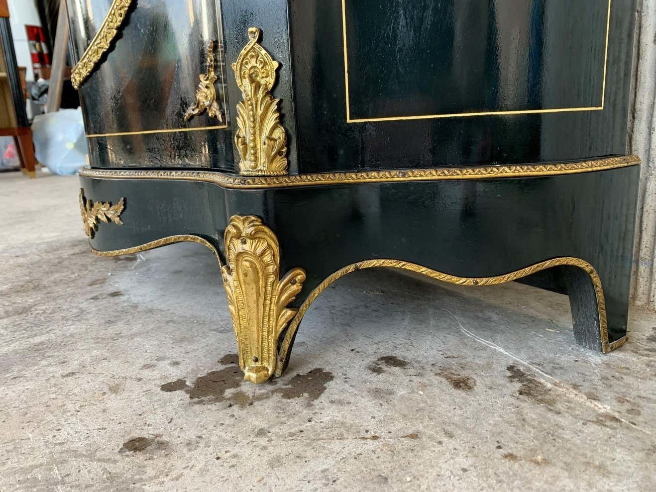 photo vinterior Cabinet français en placage de pierre et montures en ormolu, XIXe siècle