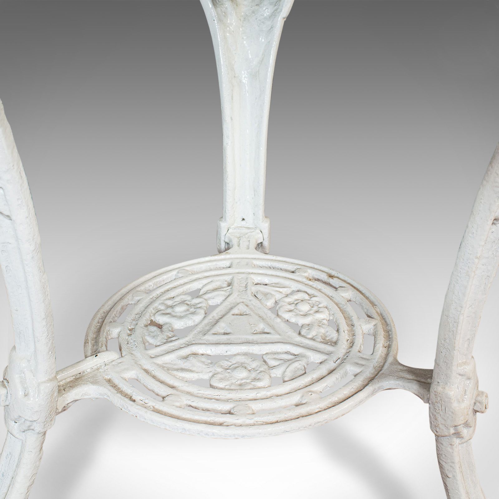Antique Britannia Table, English, Cast Iron, Cedar, Garden, Outdoor, Victorian photo vintage