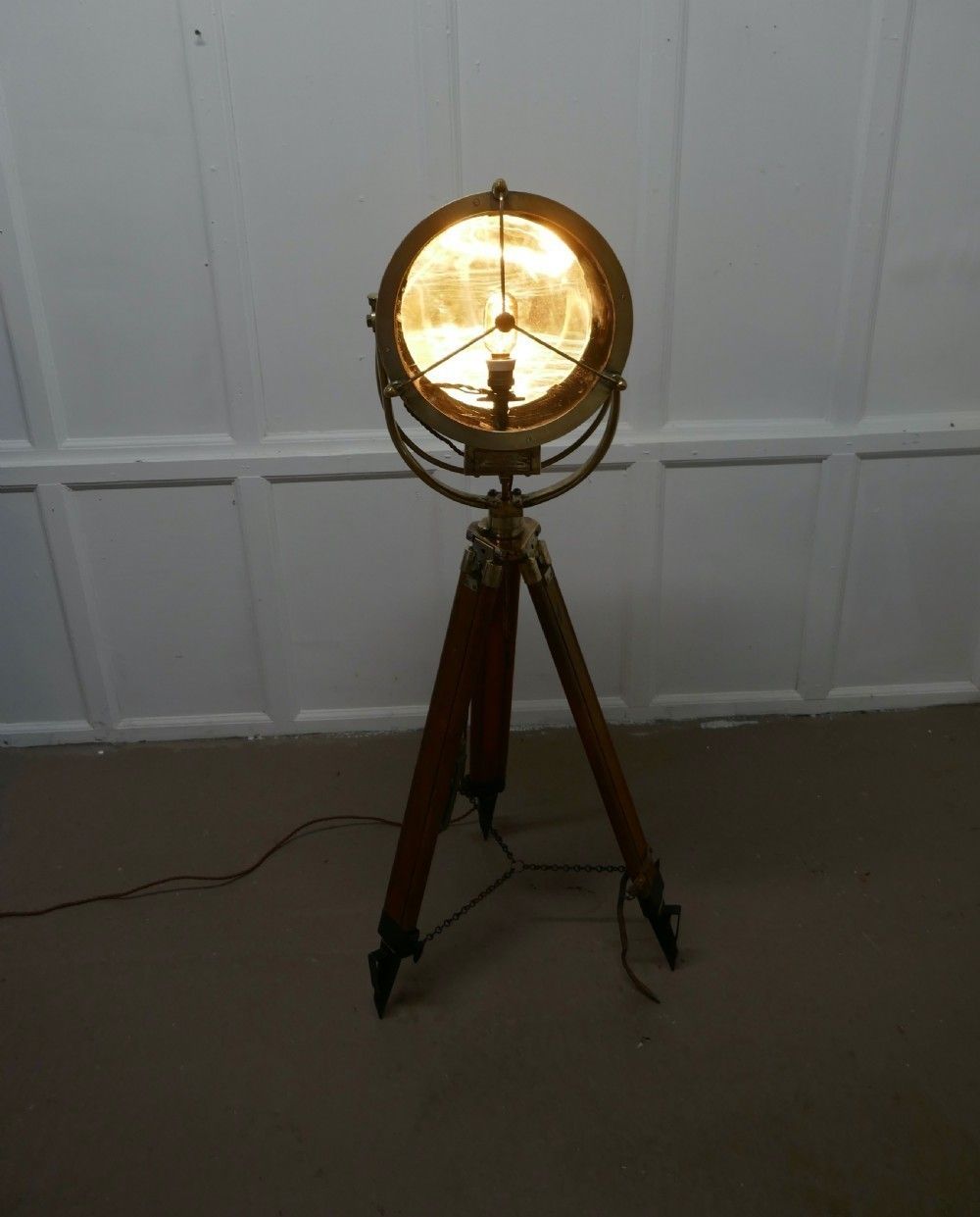 photo furniture Very Large 19th Century Vintage Nautical Search Light Or Spot Light By G Vieira