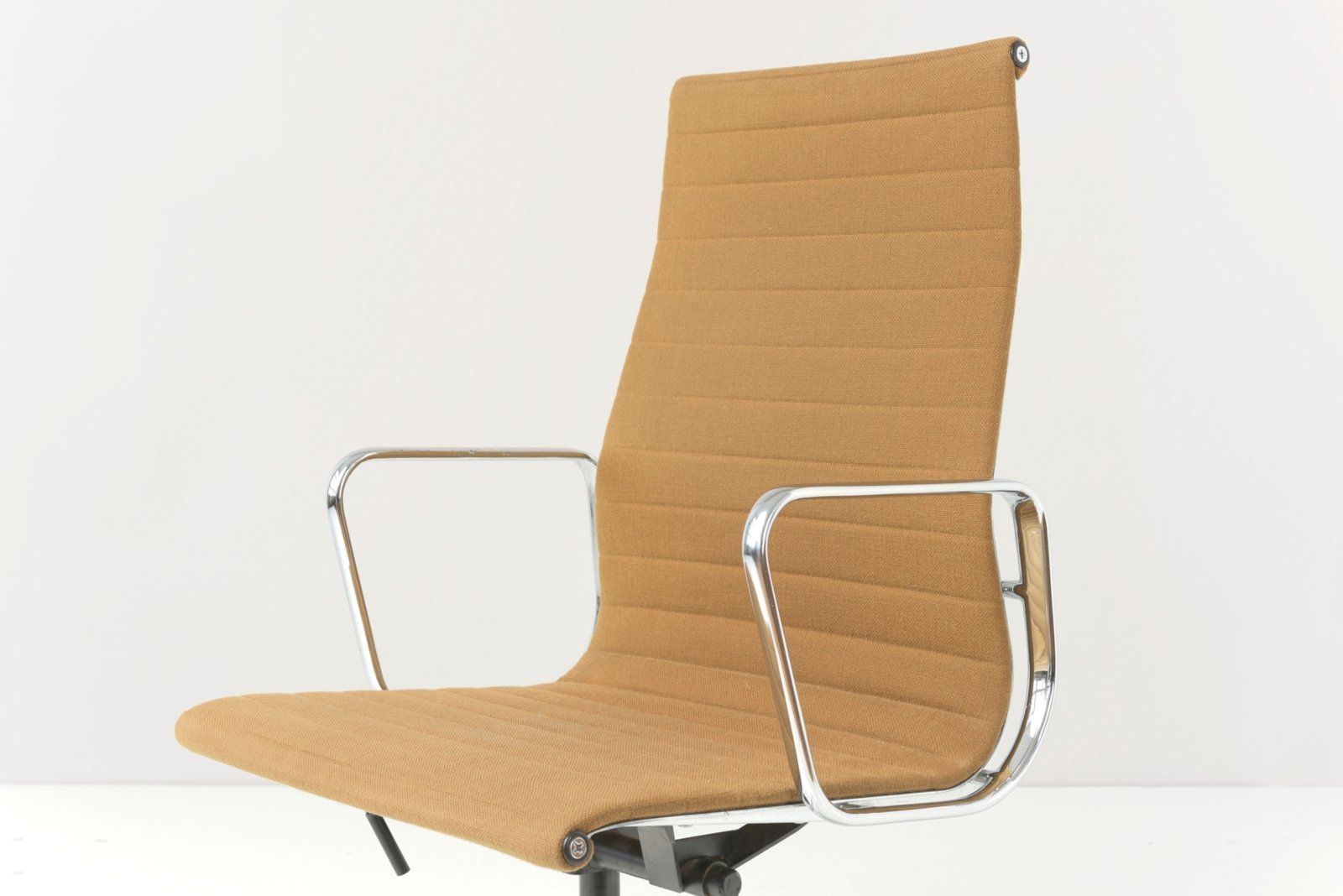 Alu Group Conference Chair By Charles & Ray Eames For Vitra, 1958 photo vinterior