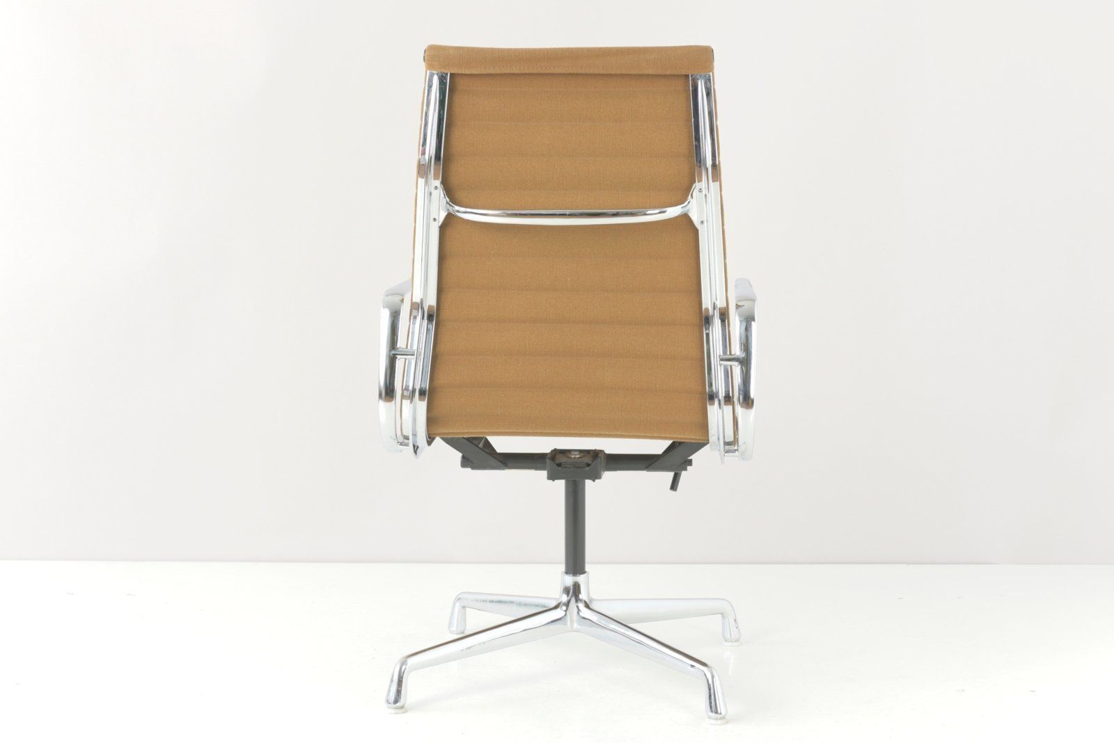 photo vintage Alu Group Conference Chair By Charles & Ray Eames For Vitra, 1958