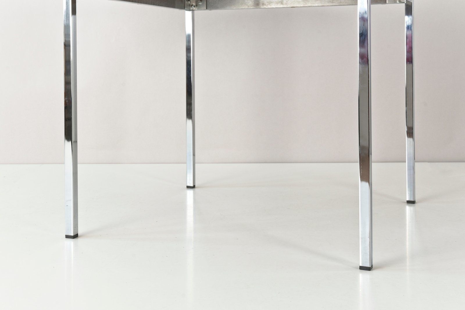Swiss Round Conference Table By Florence Knoll Bassett For Knoll Inc. / Knoll International, 1960s photo 7206.0