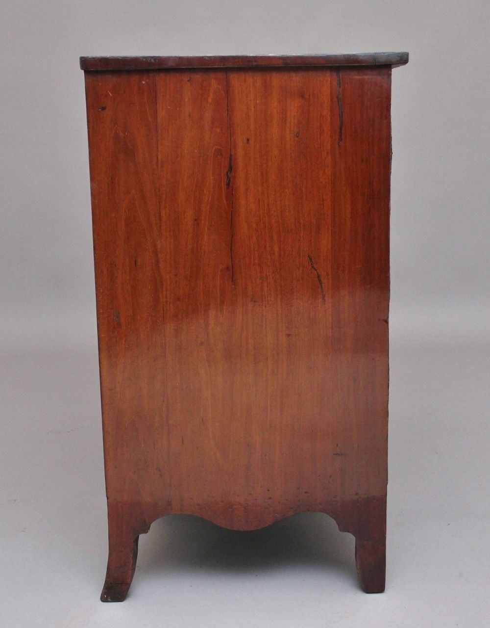 18th Century Mahogany Serpentine Chest Of Drawers photo vintage