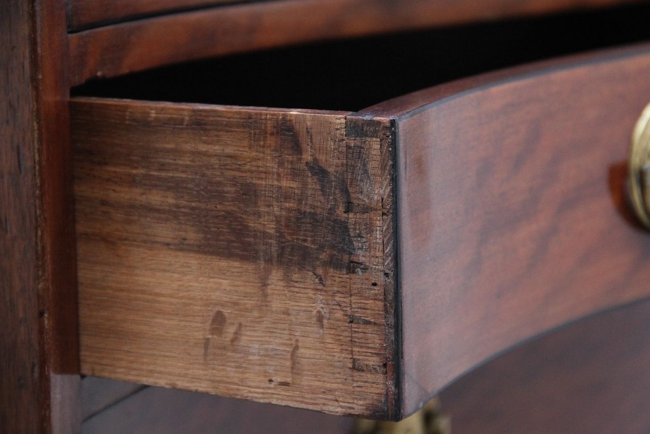 Furniture 18th Century Mahogany Serpentine Chest Of Drawers photo