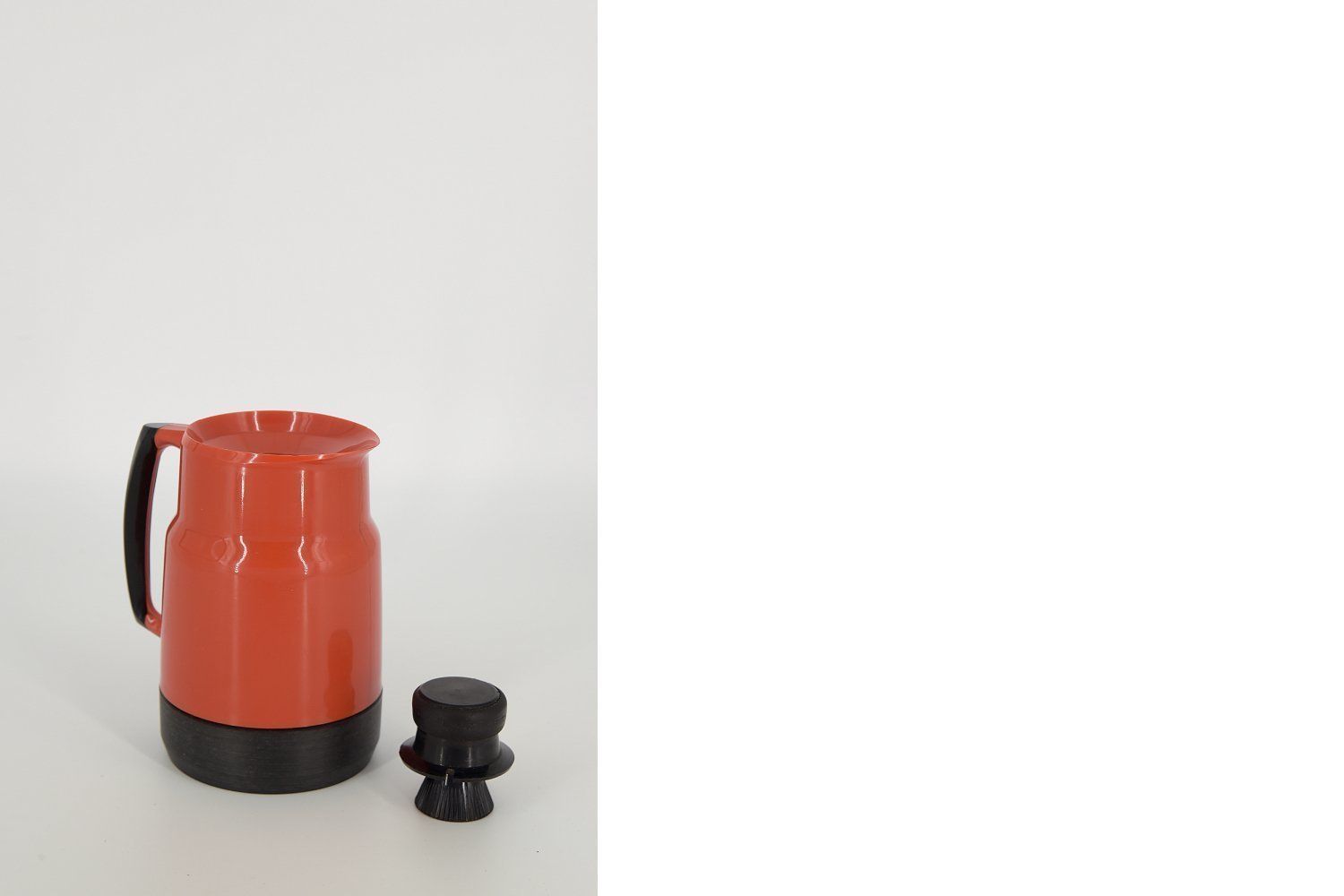 Scandinavian Thermal Jug By Sigvard Bernadotte For Husqvarna Brush Factory, 1960s photo vinterior