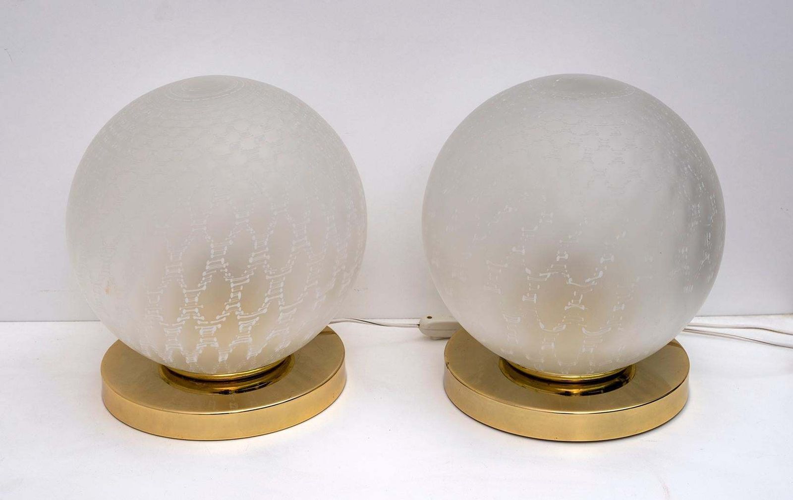 Pair Of Mid Century Modern Italian Brass And Murano Glass Ball Table Lamps, 70s photo furniture