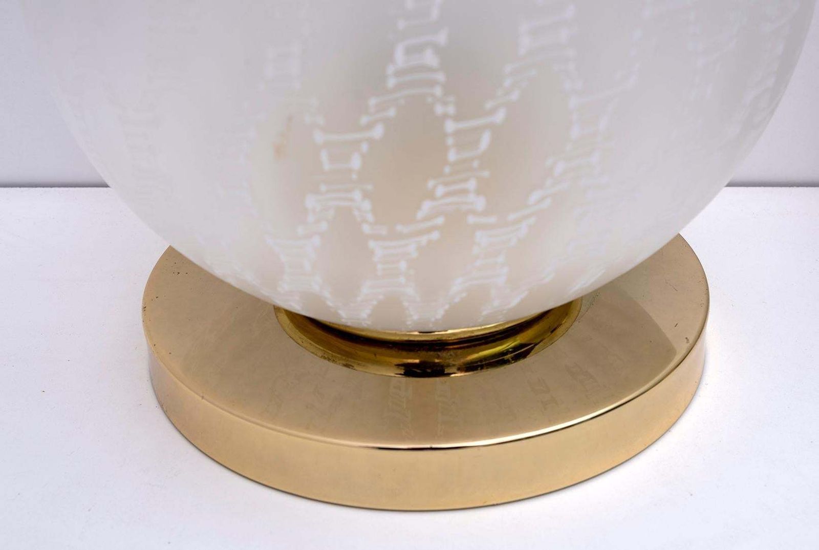 Pair Of Mid Century Modern Italian Brass And Murano Glass Ball Table Lamps, 70s photo vinterior