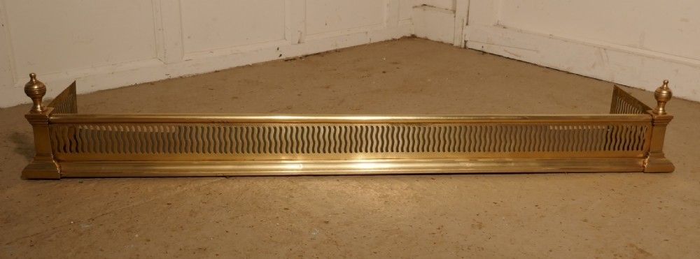 Small Victorian Pierced Brass Fender photo 654.0