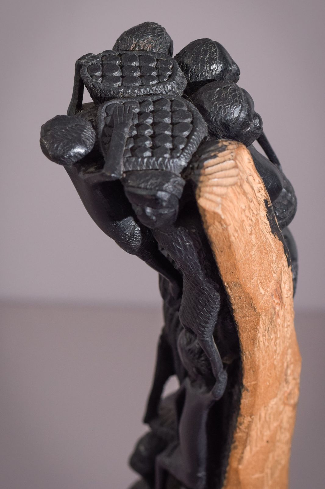 photo buy Afrikaanse Figuratieve Paalbeeldhouwing