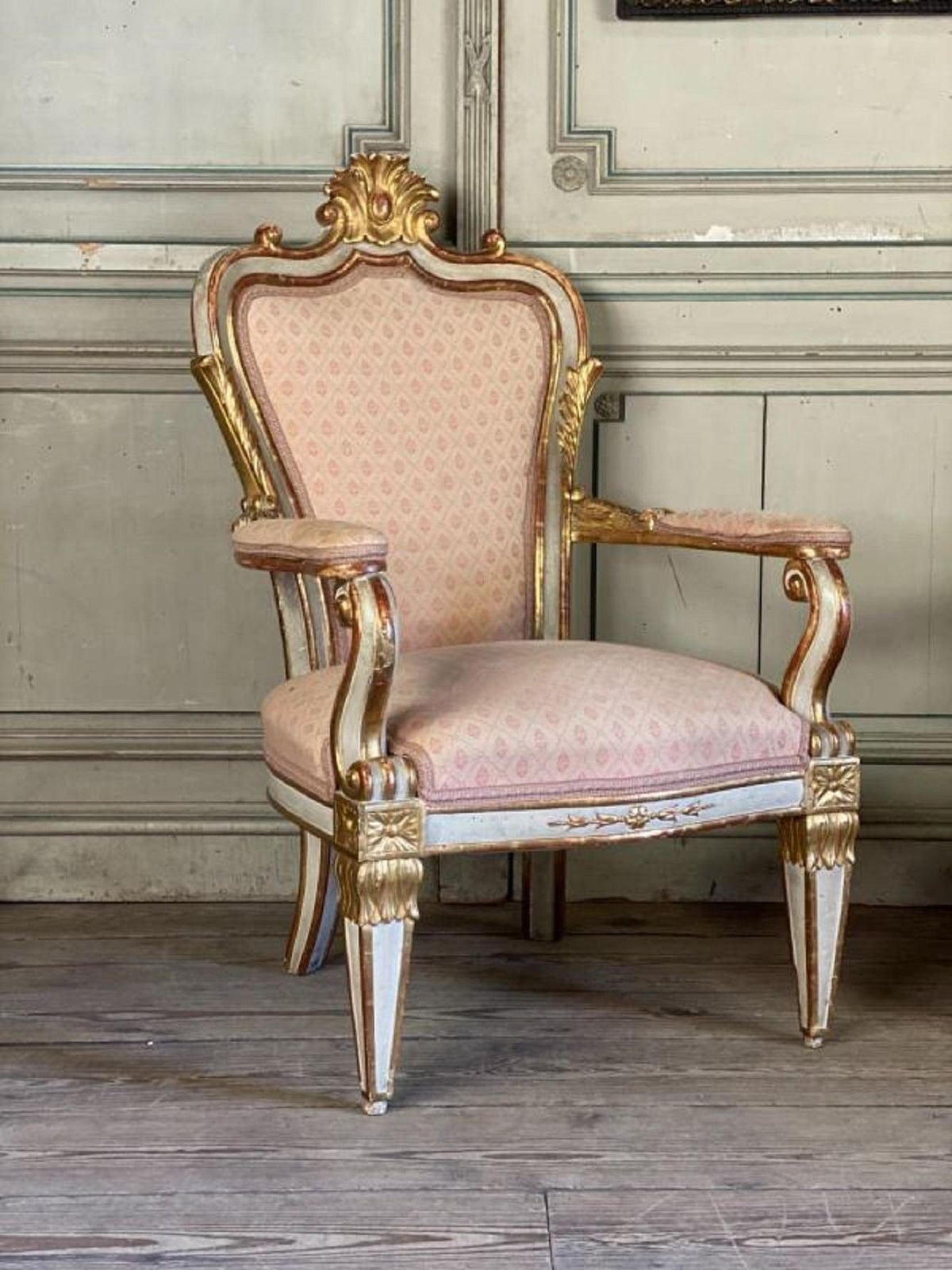 Furniture Pair Of Italian Armchairs In Sculpted Giltwood photo