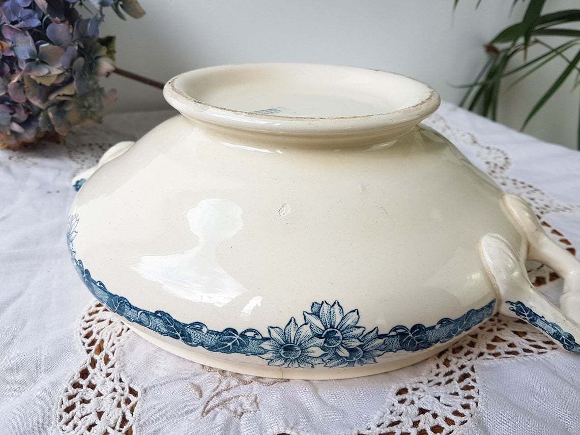 photo furniture Longchamp "Denise" Soup Tureen Terre De Fer Soup Tureen Blue Flowers Decor ~ Old Dish ~ French Antique