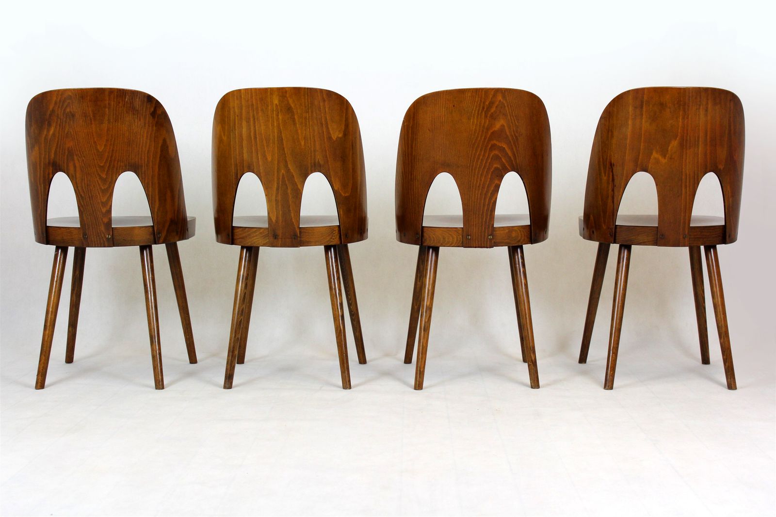 photo vintage Wooden Chairs By Oswald Haerdtl For Ton, 1950s, Set Of 4