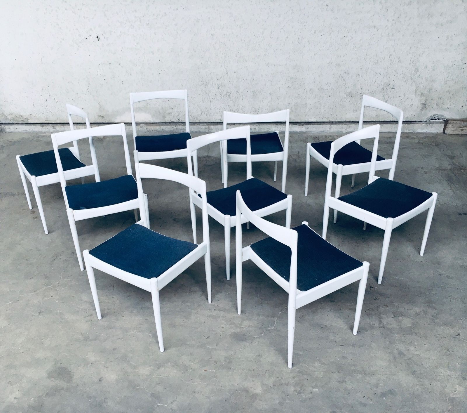 Belgisch Design Jaren 1970 – Set Van 9 Witte Eetkamerstoelen