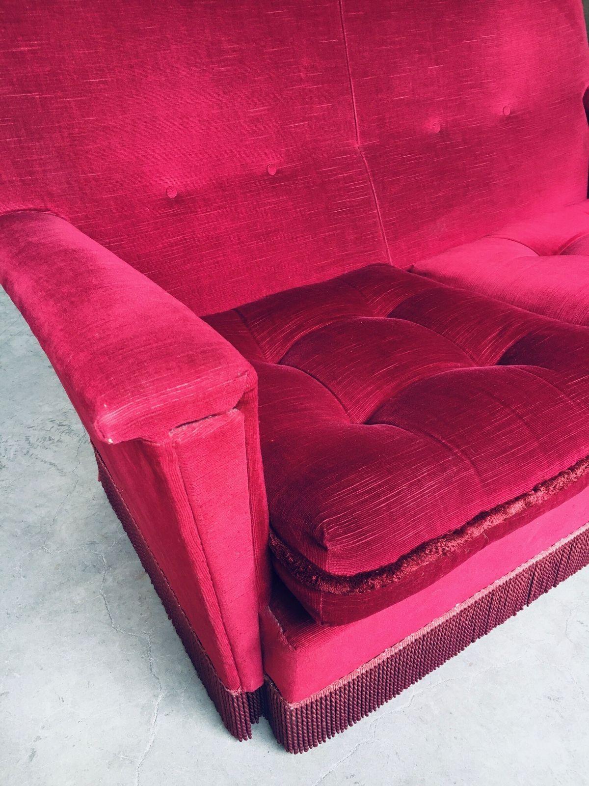 911.4 Hollywood Regency Stijl Fuchsia Fluwelen 2 Zitsbank Met Franje, Jaren 1960 photo