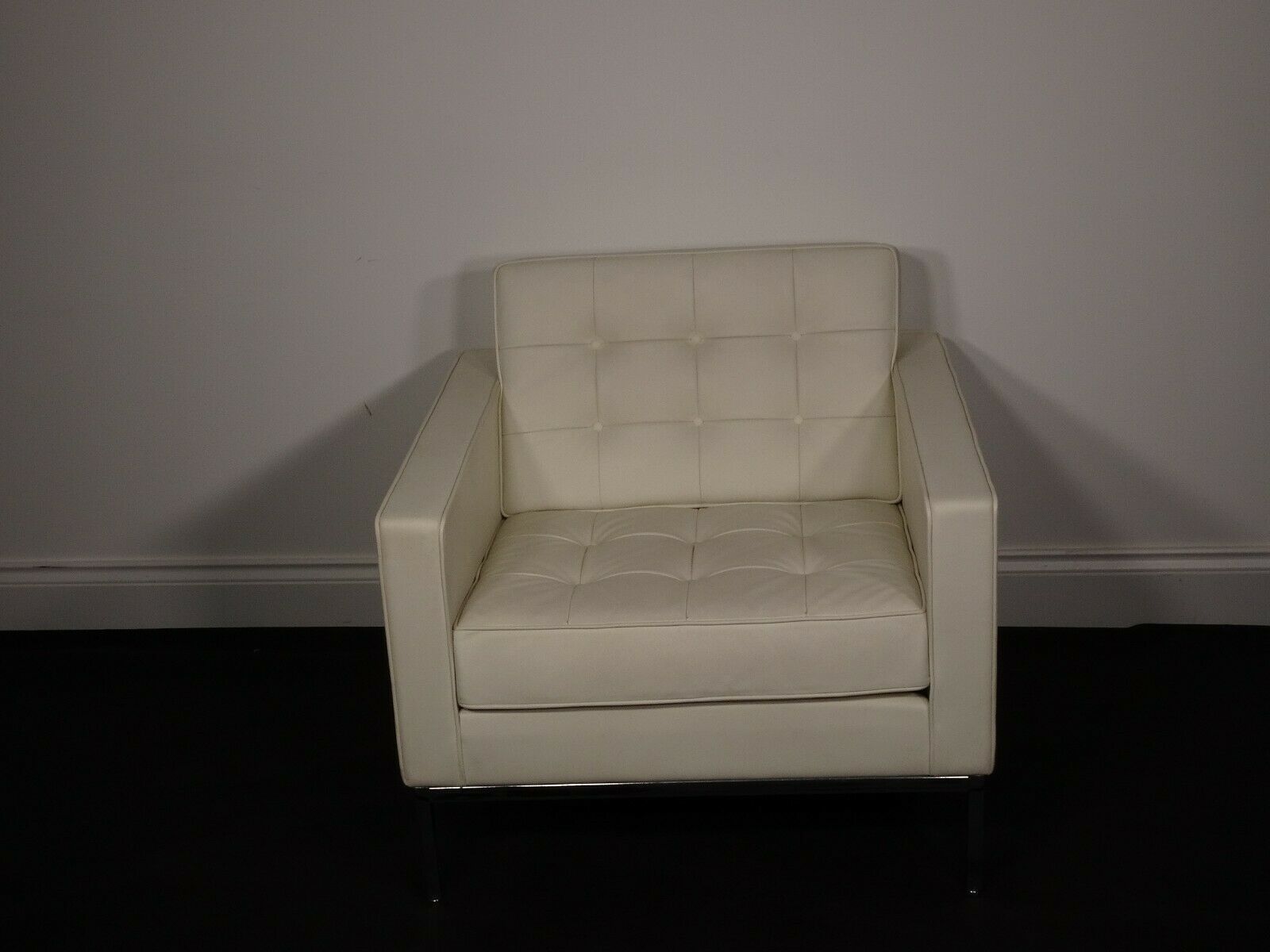 Stunning Genuine Florence Knoll 1954 Lounge Chair In Luxurious Leather. photo furniture