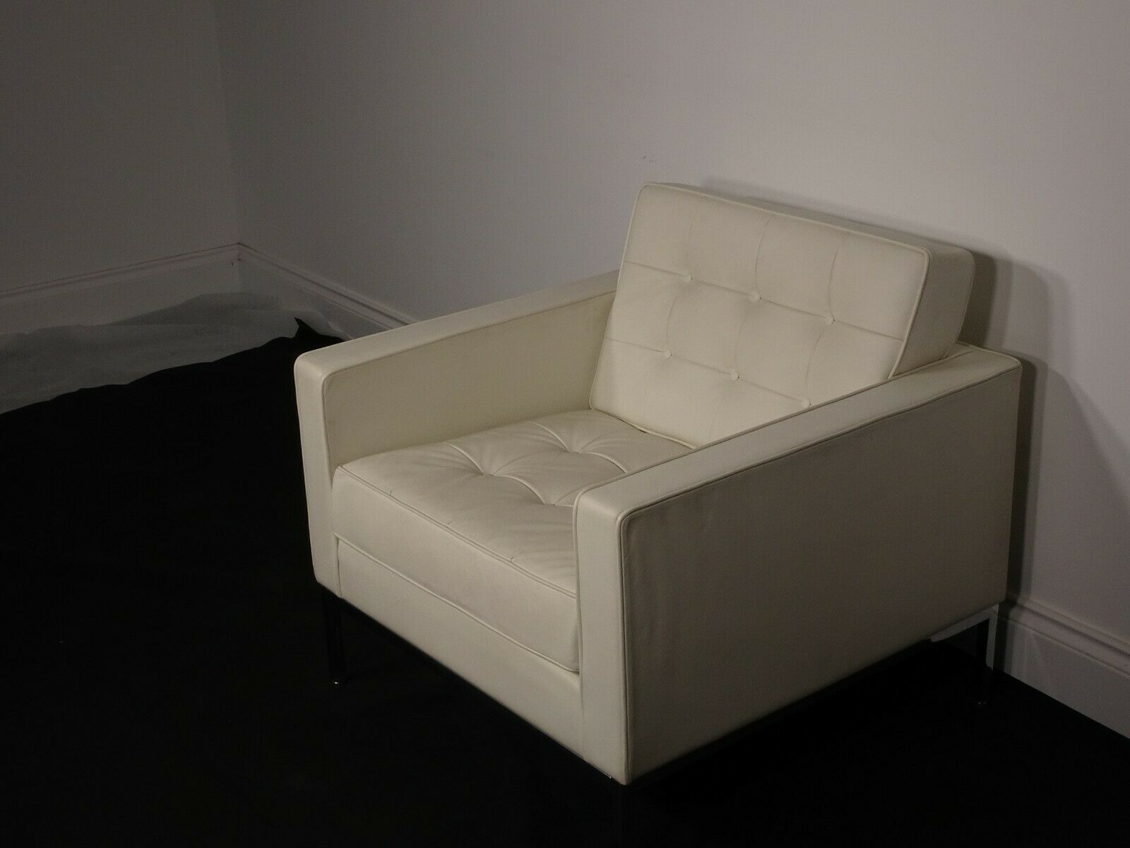 Stunning Genuine Florence Knoll 1954 Lounge Chair In Luxurious Leather. photo for sale