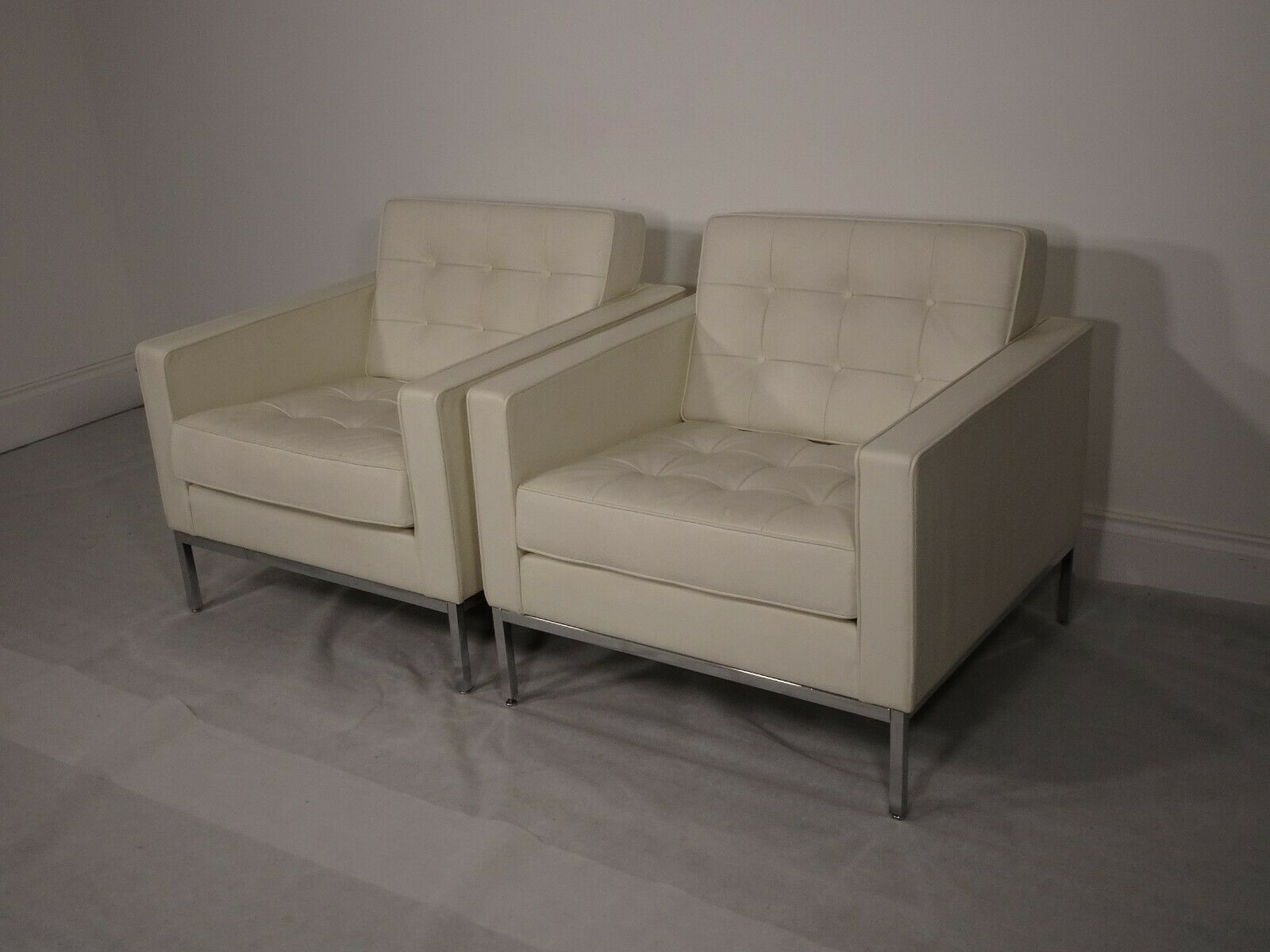 Stunning Pair Of Genuine Florence Knoll 1954 Lounge Chair In Luxurious Leather photo for sale