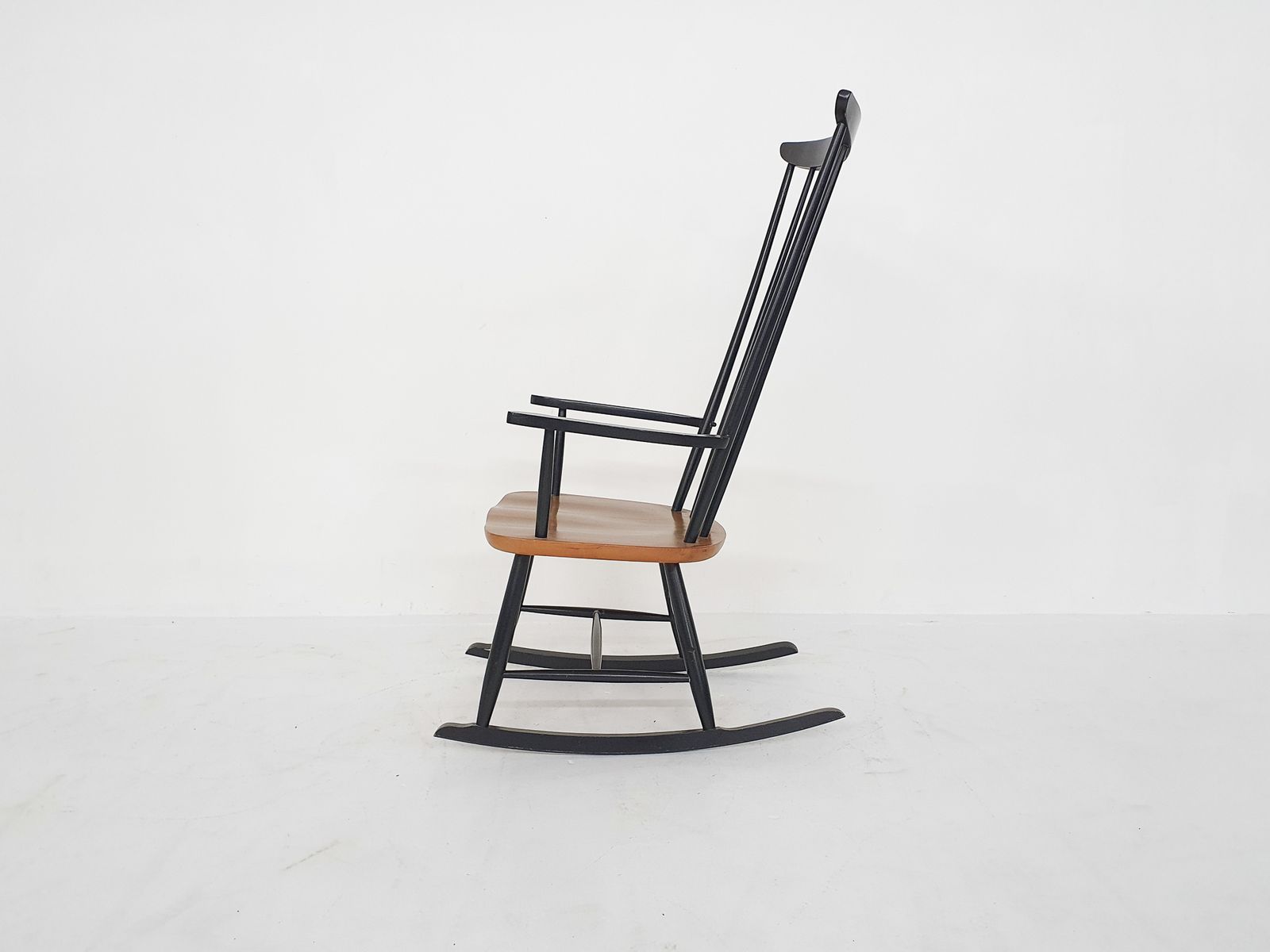Mid Century Schommelstoel Met Spijlenrug, Nederland, Jaren 1960 photo for sale