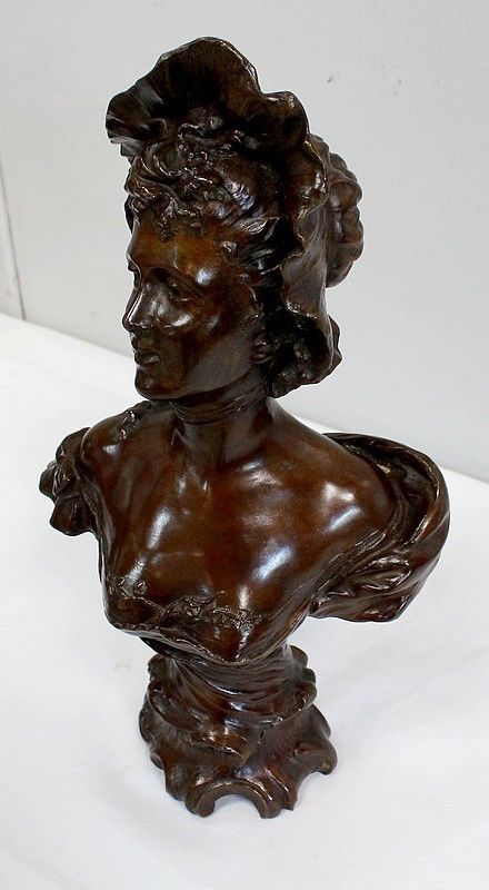 Bronze "Woman With A Hat", By Meslais, Early 20th Century photo for sale