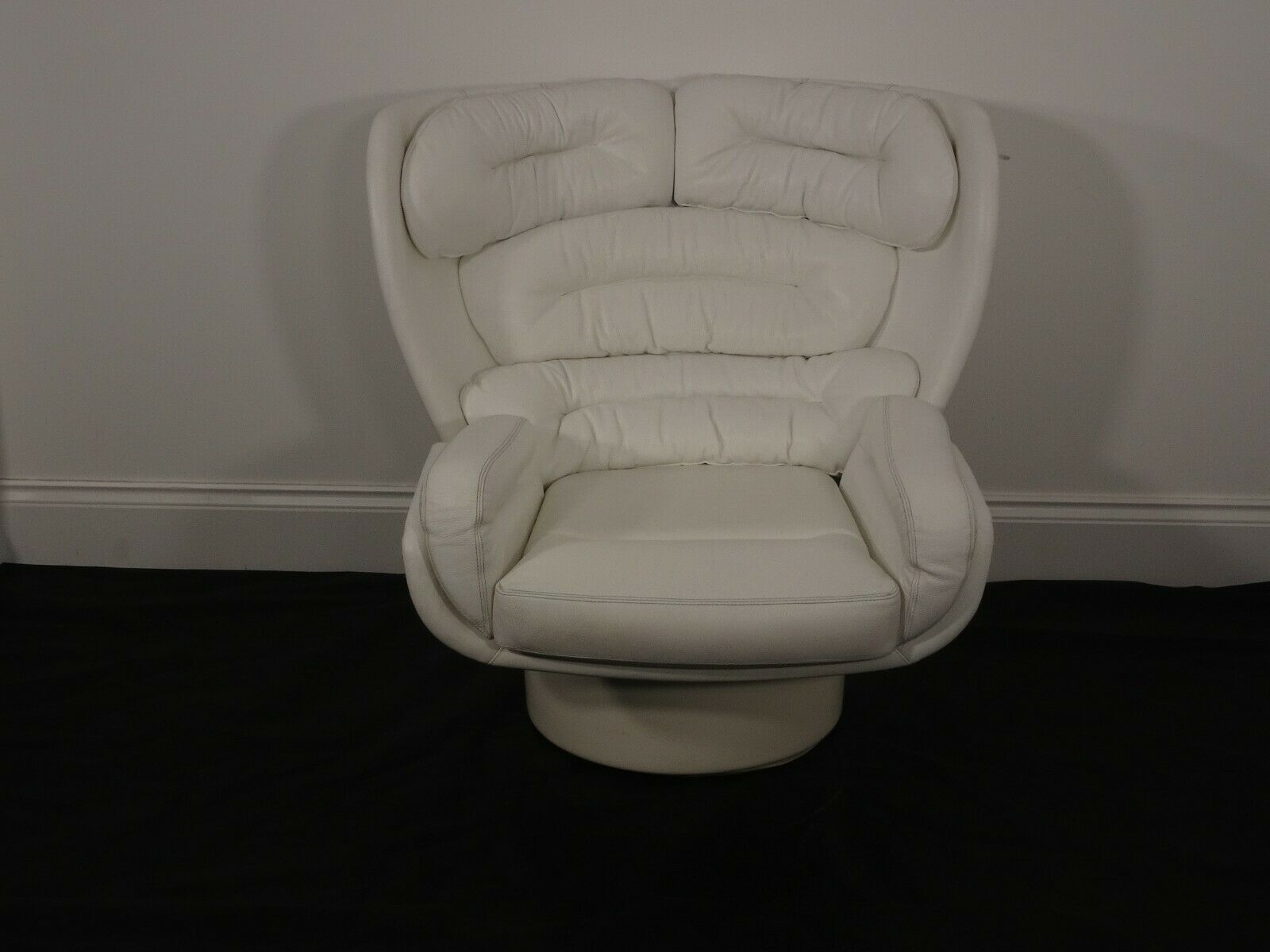 Stunning Iconic Elda Chair Designed By Joe Colombo In The 1960s In White Leathe photo for sale