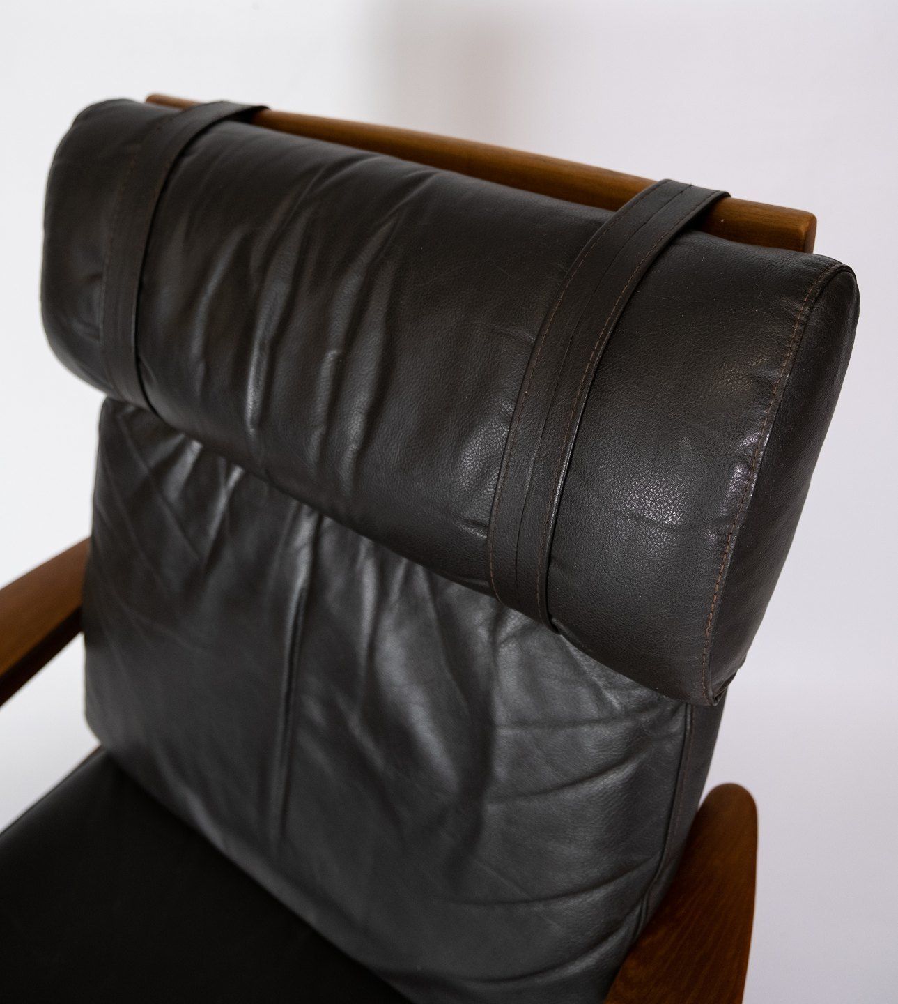 Armchair And Stool In Teak Upholstered With Black Leather Designed By Arne Vodder And Manufactured By Komfort In The 1960s. photo 2390.0