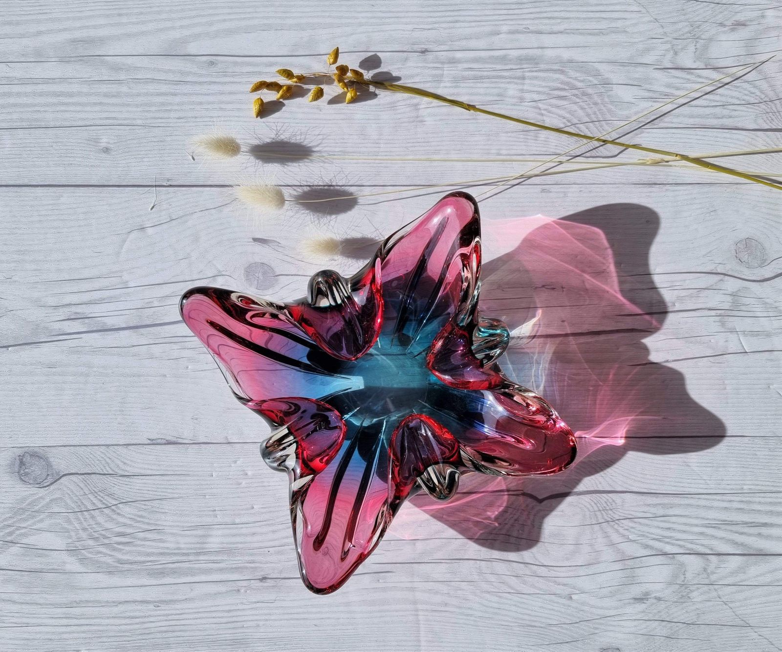 Iwatsu Hineri Glassworks, Handblown Sculpted Dish In Summer Berries Palette, 1960s 70s, Japanese photo furniture