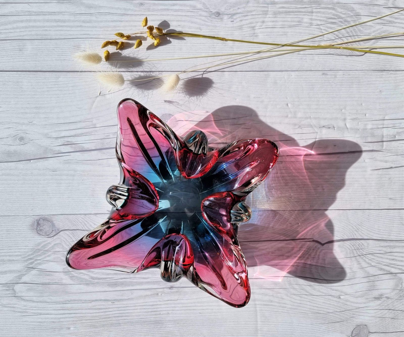 Iwatsu Hineri Glassworks, Handblown Sculpted Dish In Summer Berries Palette, 1960s 70s, Japanese photo for sale