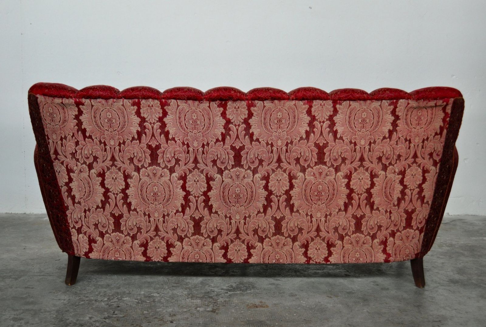 photo for sale Mid Century Italian Red And Gold Three Seater Sofa By Paolo Buffa, 1950s