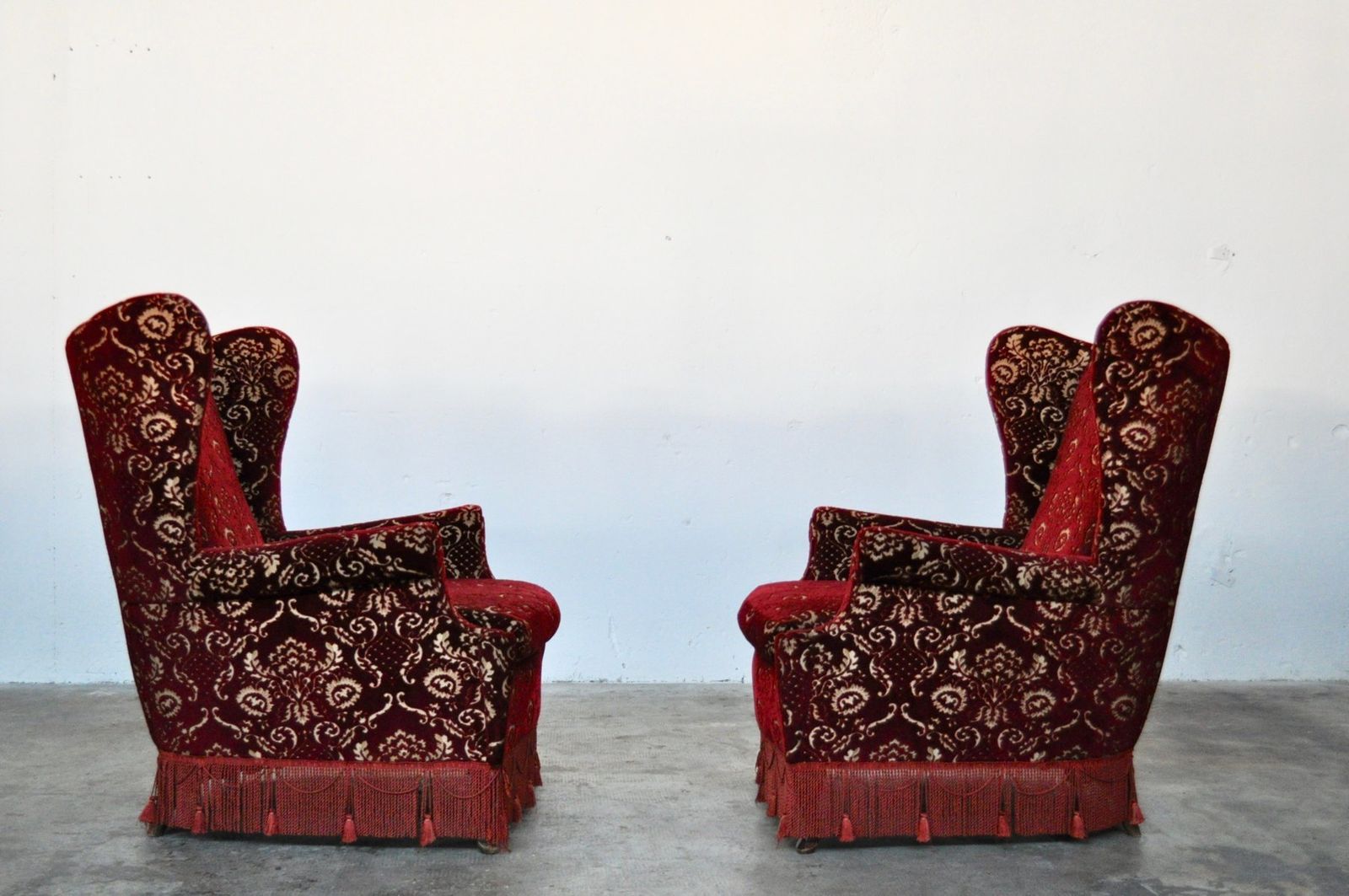 Poltrone In Velluto Rosso Damascato Italiano Della Metà Del Secolo, Anni '50, Set Di 2 photo furniture